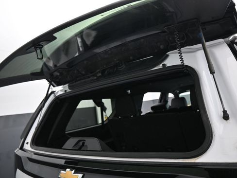 Used 2025 Chevrolet Suburban LT RWD image 43