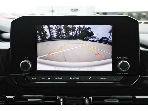 Used 2025 Nissan Pathfinder SV image 22