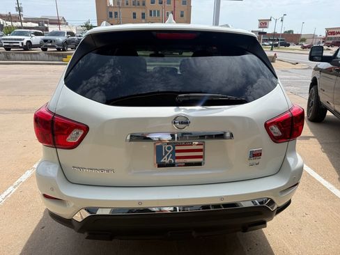 Used 2020 Nissan Pathfinder SV AWD/4WD image 18