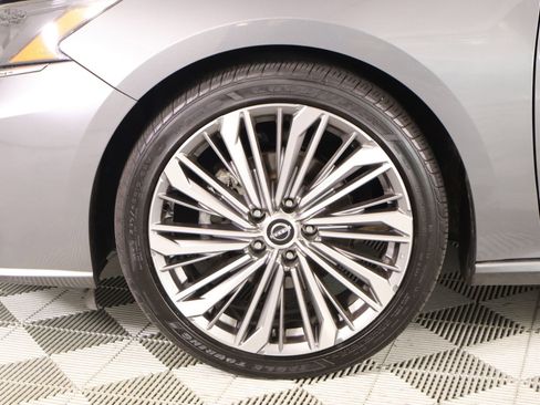 Used 2023 Nissan Altima 2.5 SL FWD image 19