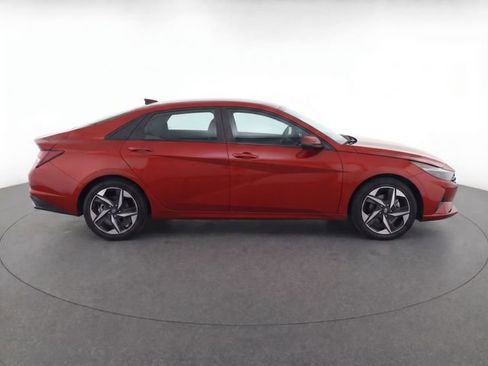 Used 2023 Hyundai Elantra SEL w/ Convenience Package FWD image 8