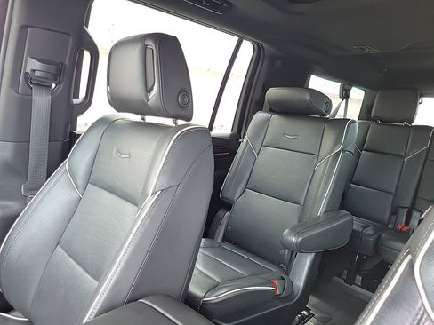 Used 2023 Cadillac Escalade ESV Premium Luxury image 33