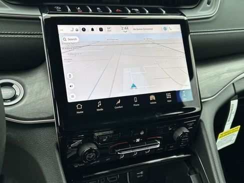 New 2024 Jeep Grand Cherokee Limited w/ Trailer Tow Package image 20