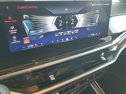 Used 2024 BMW X5 sDrive40i w/ M Sport Package RWD image 28