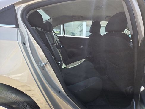 Used 2011 Chevrolet Cruze LT image 14