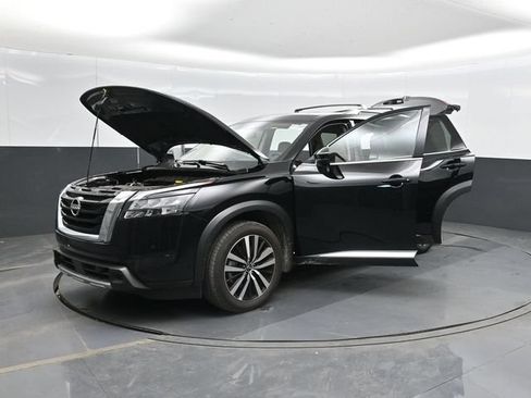Used 2025 Nissan Pathfinder Platinum FWD image 71