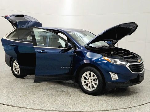 Used 2020 Chevrolet Equinox LT w/ Driver Convenience Package image 9