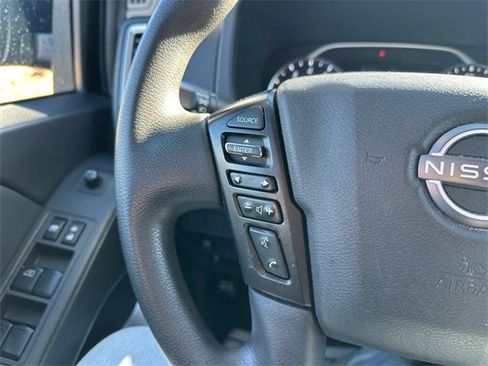 Used 2022 Nissan Frontier SV image 23