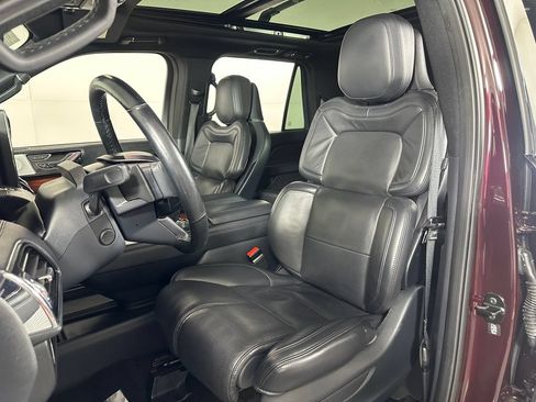 Used 2024 Lincoln Navigator L Reserve AWD/4WD image 15