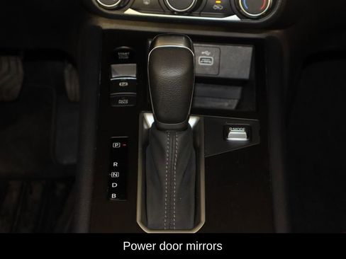 Used 2025 Nissan Kicks S image 13