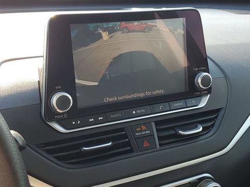 Used 2022 Nissan Altima 2.5 SV FWD image 17