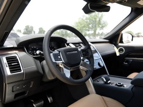 New 2026 Land Rover Discovery Dynamic SE AWD/4WD image 3