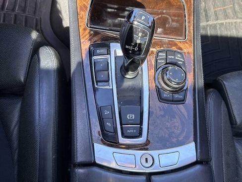 Used 2013 BMW 750Li xDrive AWD/4WD image 7