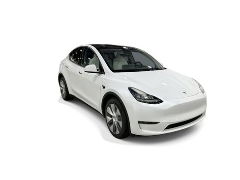 Certified 2023 Tesla Model Y AWD image 8