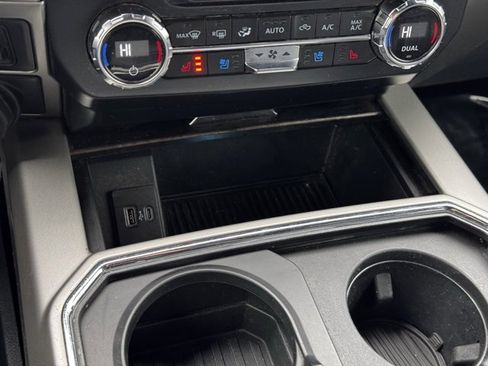 Used 2022 Ford F350 Lariat w/ Chrome Package image 16