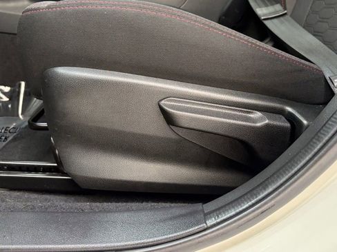 Used 2024 Subaru Impreza 2.0i Sport image 11