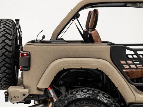 Used 2025 Jeep Wrangler Sport image 6