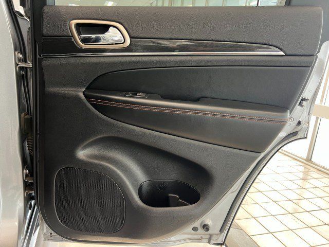 Used 2017 Jeep Grand Cherokee Limited 75th Anniversary AWD/4WD image 31