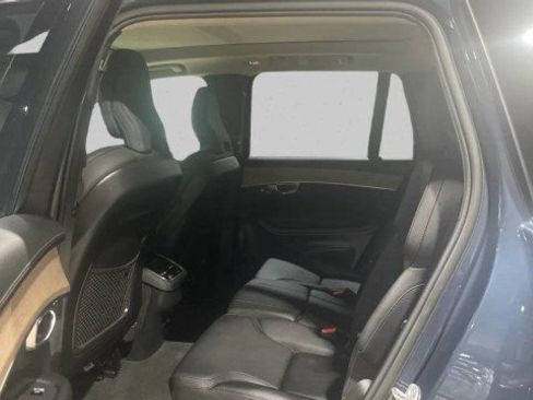 Used 2025 Volvo XC90 B5 Plus AWD/4WD image 18