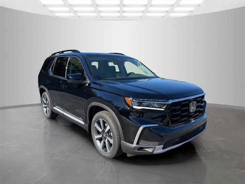 New 2025 Honda Pilot Touring image 5