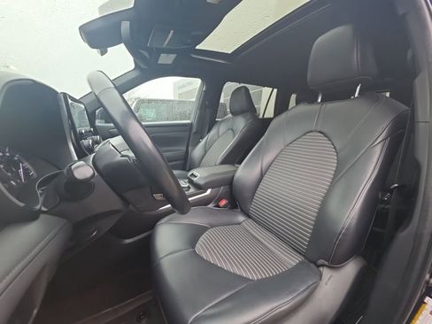 Used 2022 Toyota Highlander XSE image 7