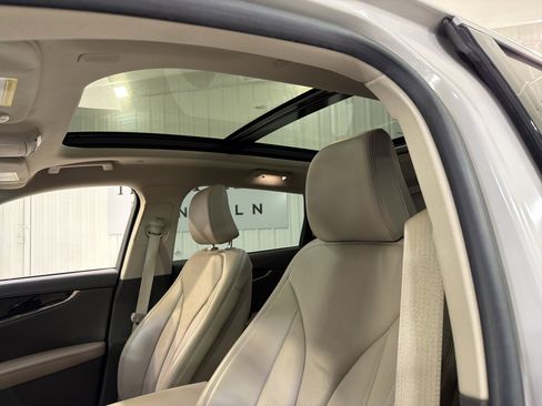 Used 2021 Lincoln Nautilus Reserve image 10