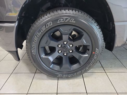 Used 2023 RAM 1500 Big Horn AWD/4WD image 5