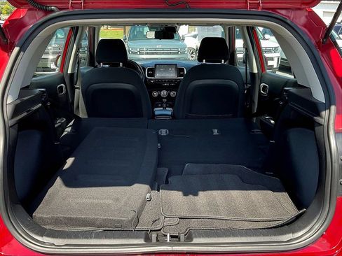 Certified 2023 Hyundai Venue SEL FWD image 8