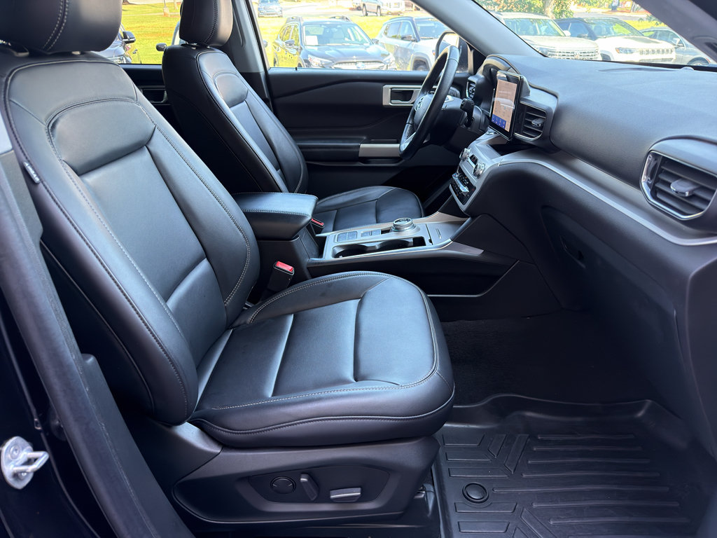 Used 2023 Ford Explorer XLT w/ Equipment Group 202A RWD image 24