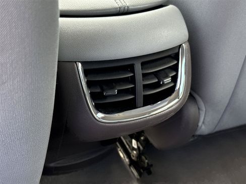 Used 2025 Chevrolet Malibu LT FWD image 19