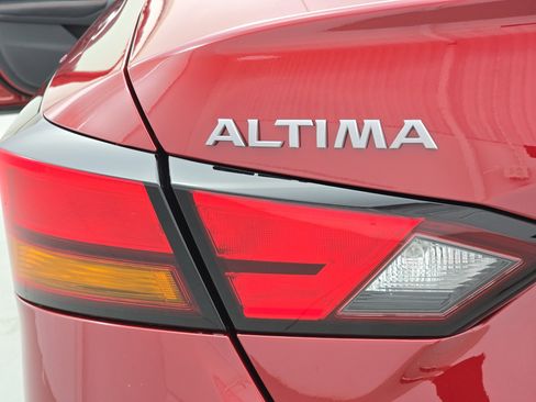 New 2025 Nissan Altima 2.5 SR image 32