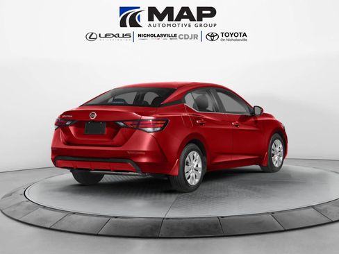 Used 2022 Nissan Sentra SV image 3