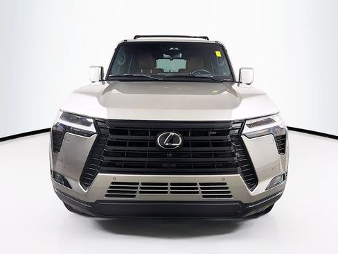 Used 2025 Lexus GX 550 w/ Accessory Package (2T) AWD/4WD image 2