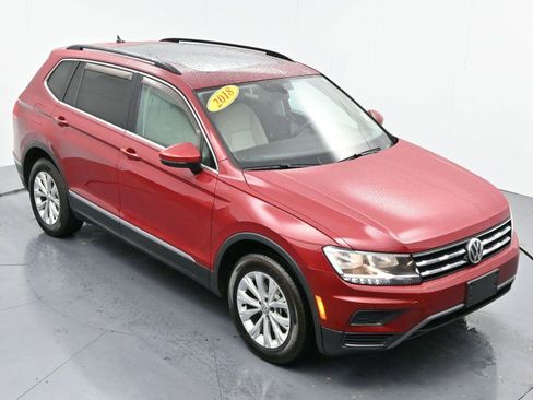 Used 2018 Volkswagen Tiguan SE w/ Panoramic Sunroof Package FWD image 39