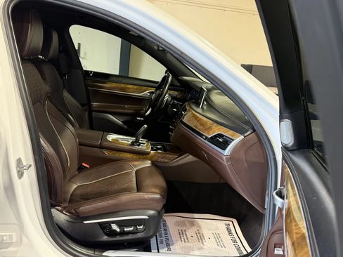Used 2016 BMW 740i RWD image 13