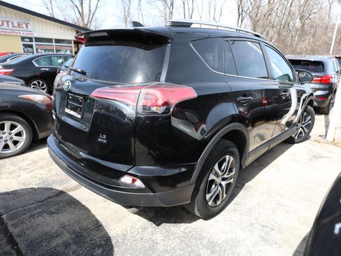 Used 2016 Toyota RAV4 LE image 4