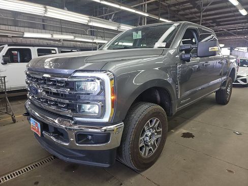 Used 2024 Ford F250 Lariat AWD/4WD image 2