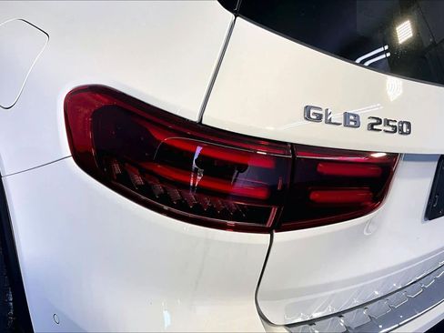 New 2026 Mercedes-Benz GLB 250 4MATIC image 5