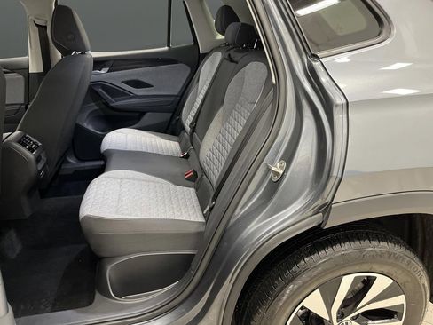 Used 2025 Volkswagen Tiguan S image 27