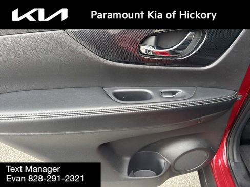 Used 2015 Nissan Rogue SL w/ SL Premium Package AWD/4WD image 12
