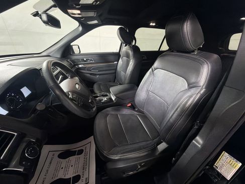Used 2018 Ford Explorer Limited image 13