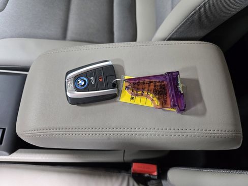 Used 2018 BMW i3 94Ah w/Range Extender image 29