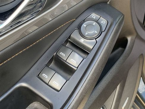 Certified 2019 Chevrolet Traverse LT w/ LT Premium Package image 22