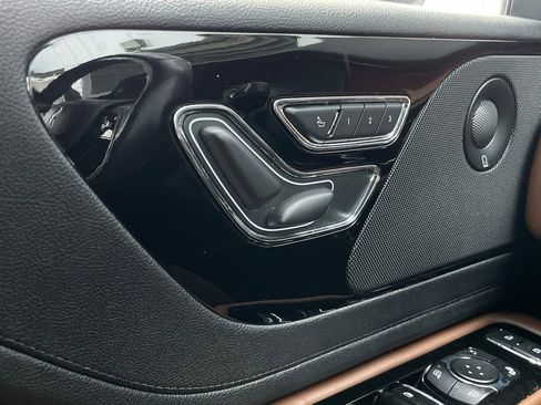 Used 2023 Lincoln Aviator Reserve image 13