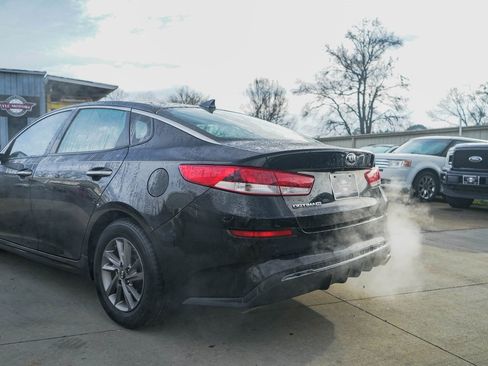 Used 2020 Kia Optima LX image 29