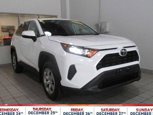 Used 2022 Toyota RAV4 LE image 35