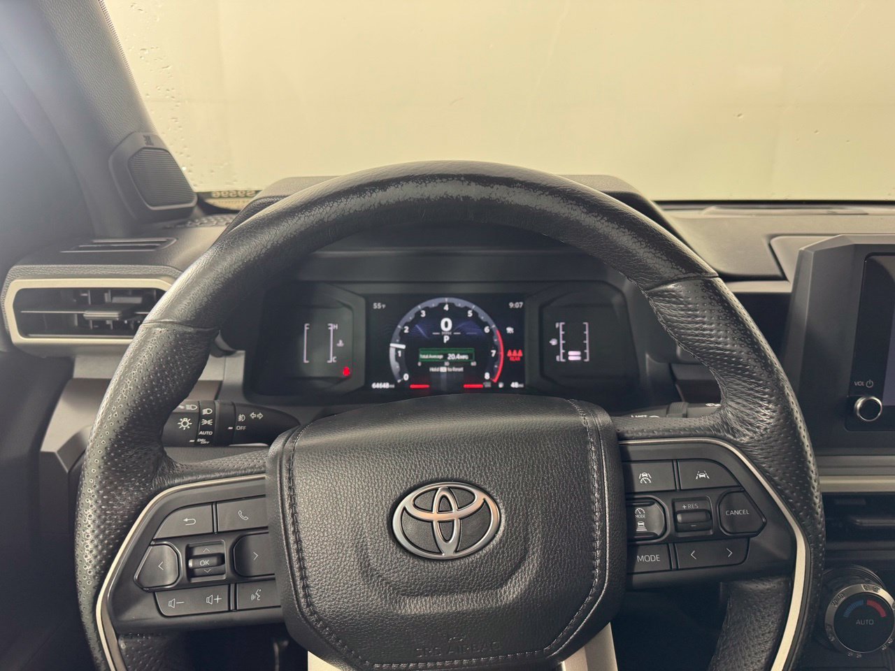 Used 2024 Toyota Tacoma SR5 AWD/4WD image 12