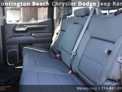 Used 2022 GMC Sierra 1500 Elevation image 32