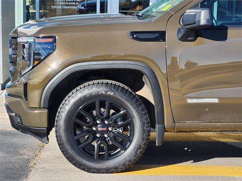 Used 2024 GMC Sierra 1500 Elevation image 12