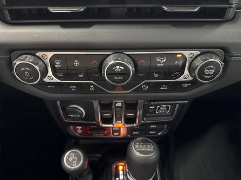 Used 2024 Jeep Wrangler Unlimited Rubicon 392 AWD/4WD image 22